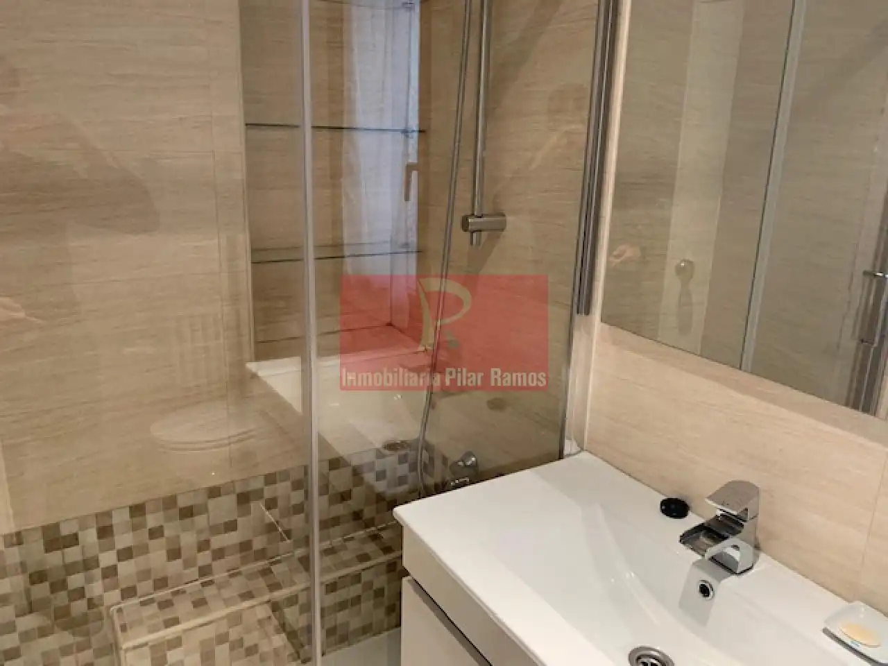 Badezimmer von Wohnung zur Miete in León Capital  mit Heizung, Parkett und Terrasse