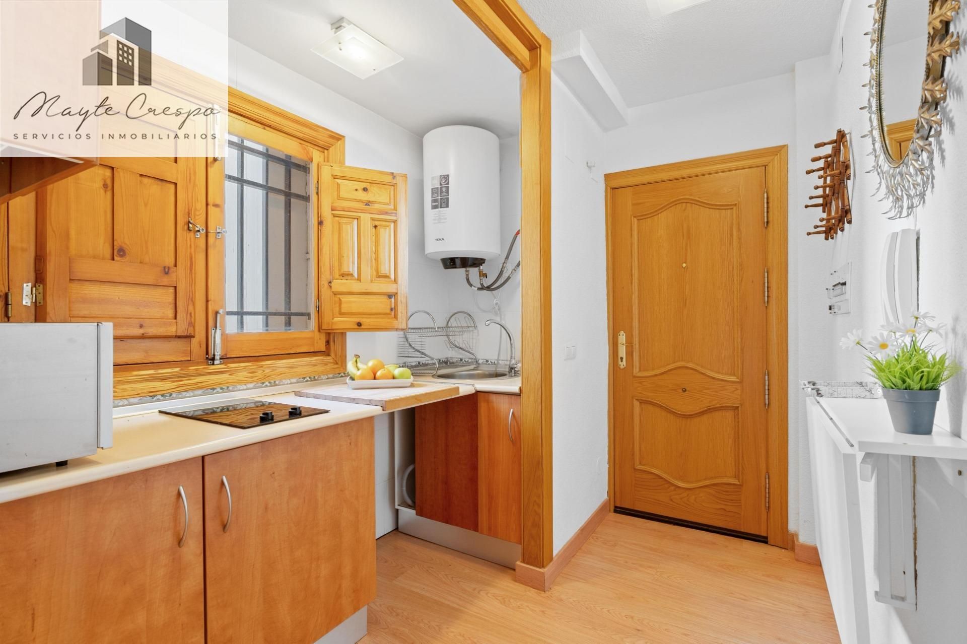 Kitchen of Flat for sale in  Granada Capital  with Air Conditioner