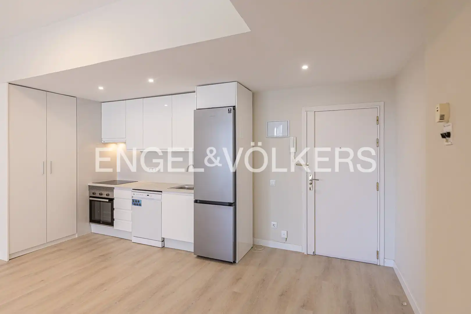 Kitchen of Flat for rent in Madrid  with Air Conditioner, Heating and Terrace