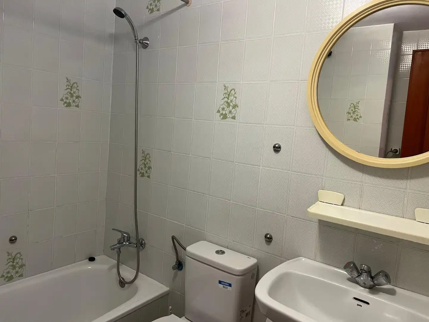 Bany de Apartament de lloguer en Gandia amb Aire condicionat, Terrassa i Moblat