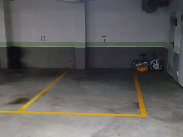 Parking of Garage for rent in Perillo