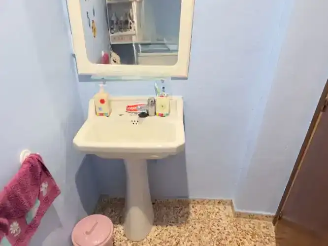Bany de Pis en venda en Gea de Albarracín amb Traster i Moblat