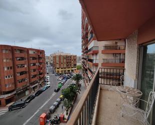 Vista exterior de Pis en venda en Alicante / Alacant amb Terrassa i Balcó