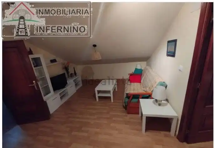 Wohnzimmer von Dachboden zur Miete in Ferrol