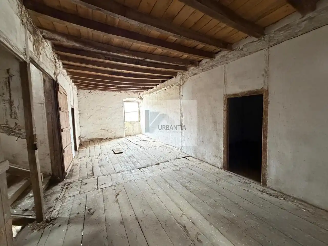 Country homes for sale in Basaburua, Navarra