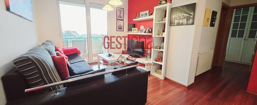 Wohnzimmer von Wohnungen zum verkauf in Suances mit Heizung, Terrasse und Abstellraum