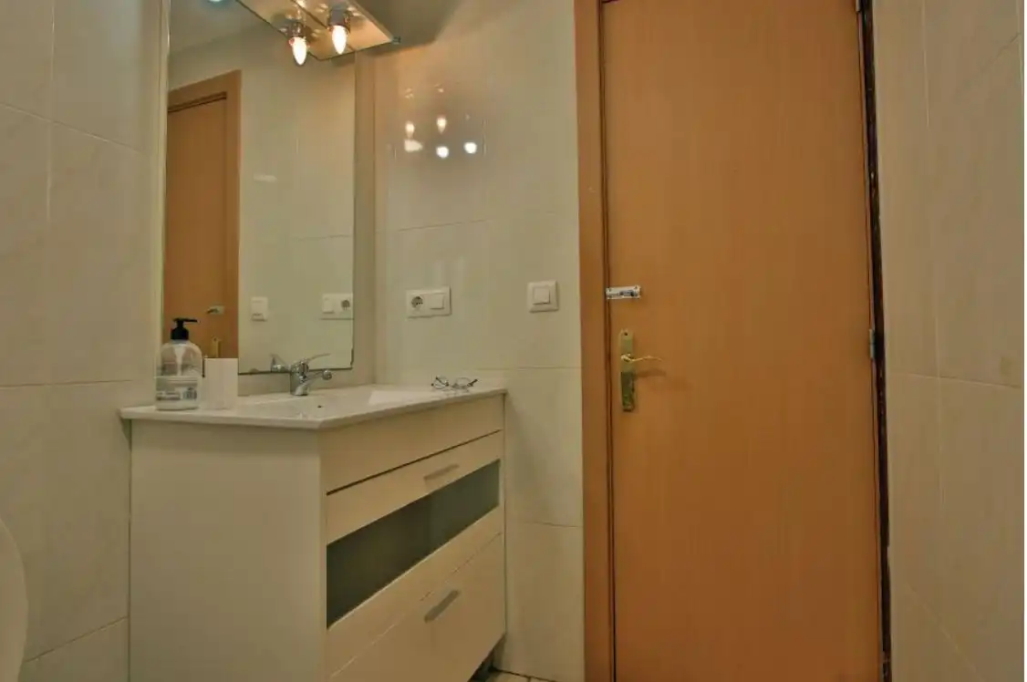 Badezimmer von Wohnung zur Miete in Valencia mit Möbliert