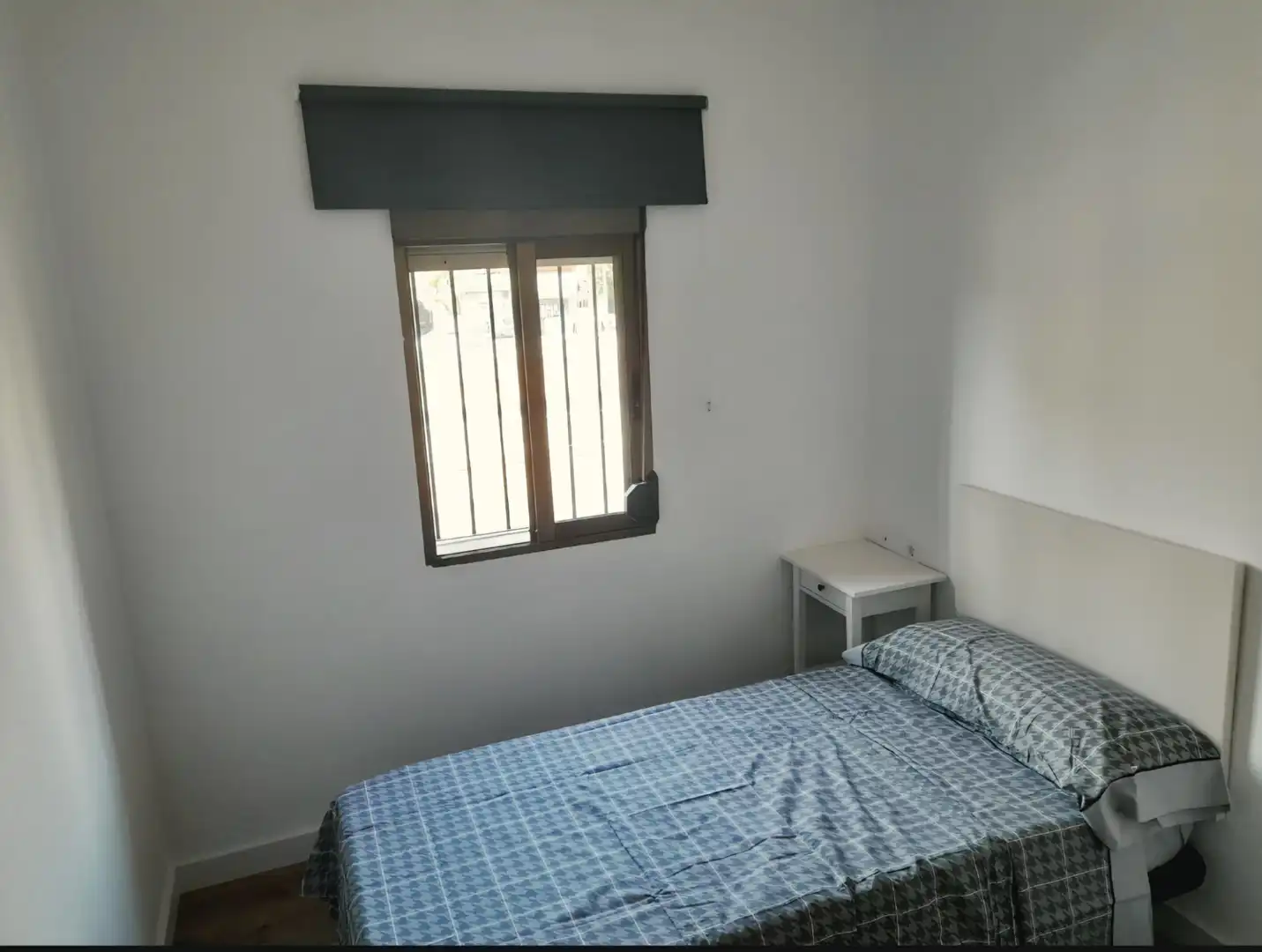 Bedroom of Flat for sale in Valencia  with Air Conditioner, Parquet flooring and Balcony