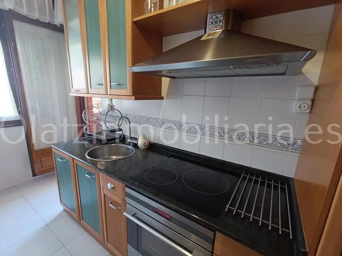 Cocina de Piso en venta en Balmaseda con Calefacción, Amueblado y Balcón