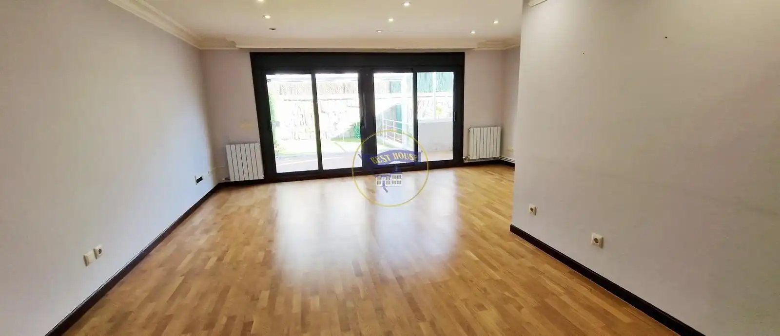 Living room of Detached homes for sale in Vigo   with Heating, Private garden and Parquet flooring