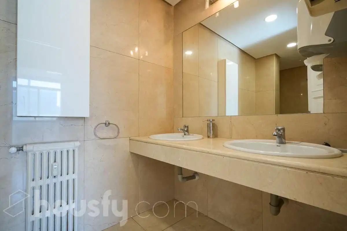 Baño de Piso en venta en Madrid con Aire acondicionado, Calefacción y Terraza
