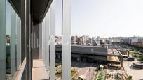 Vista exterior de Oficina en venda en L'Hospitalet de Llobregat amb Aire condicionat, Calefacció i Traster