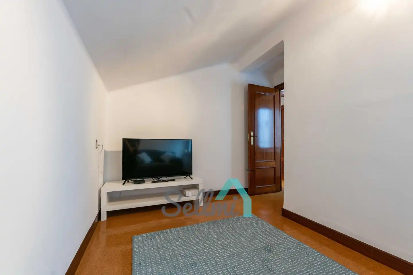 Flat for rent in De Gloria Fuertes, Masip