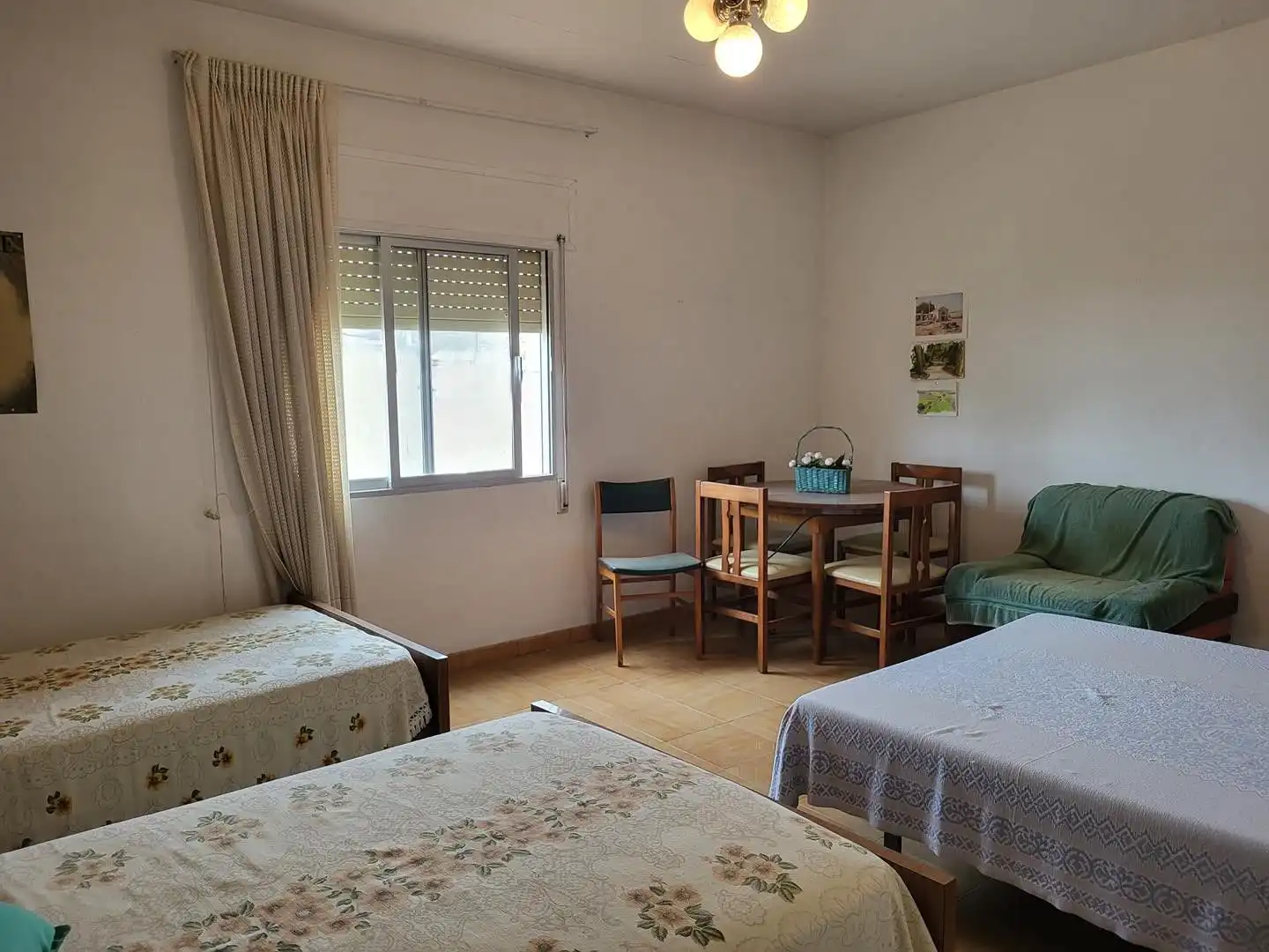 Dormitori de Casa o xalet en venda en El Picazo   amb Calefacció, Terrassa i Moblat