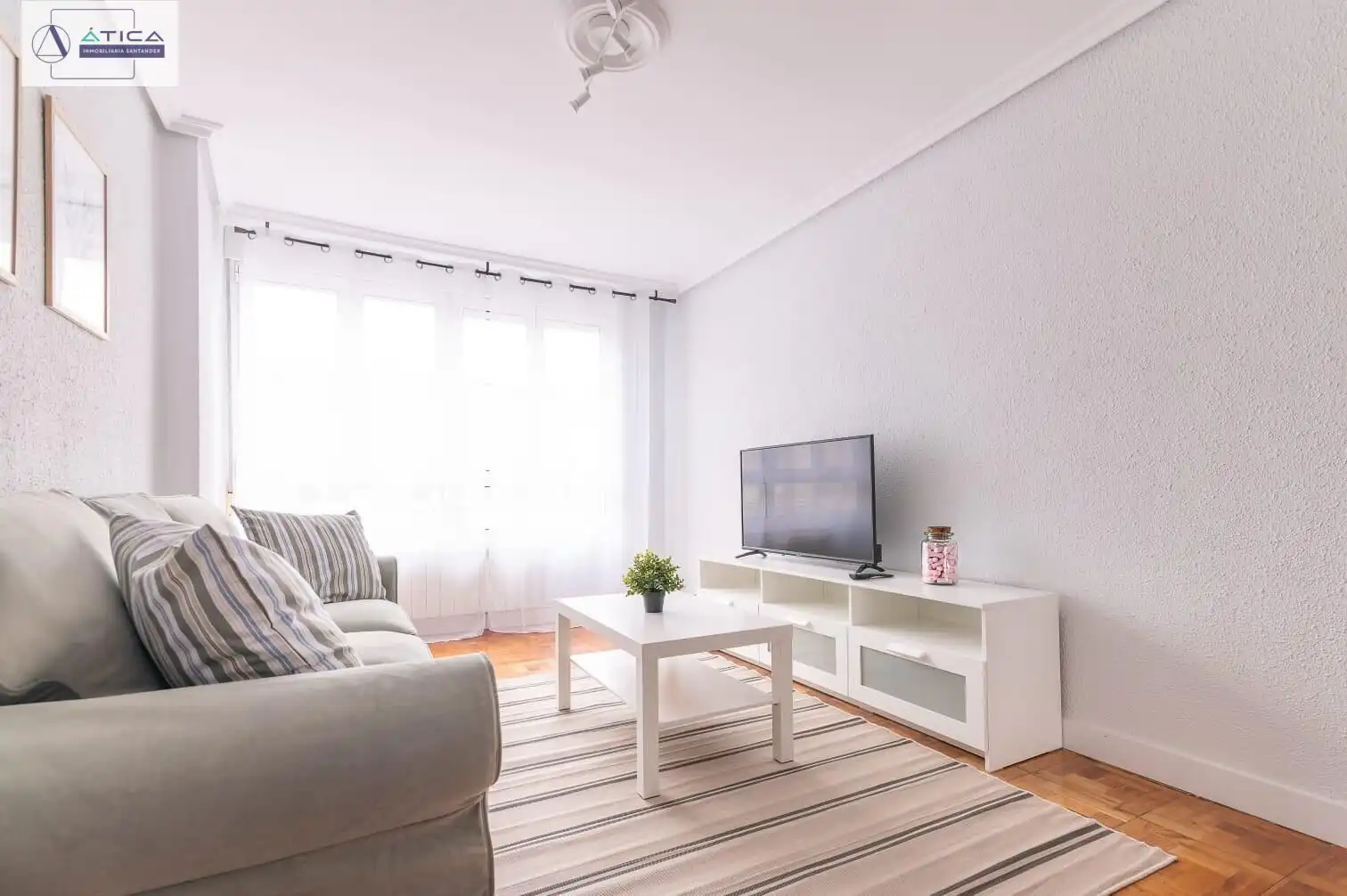 Sala de estar de Piso de alquiler en Santander con Calefacción y Amueblado