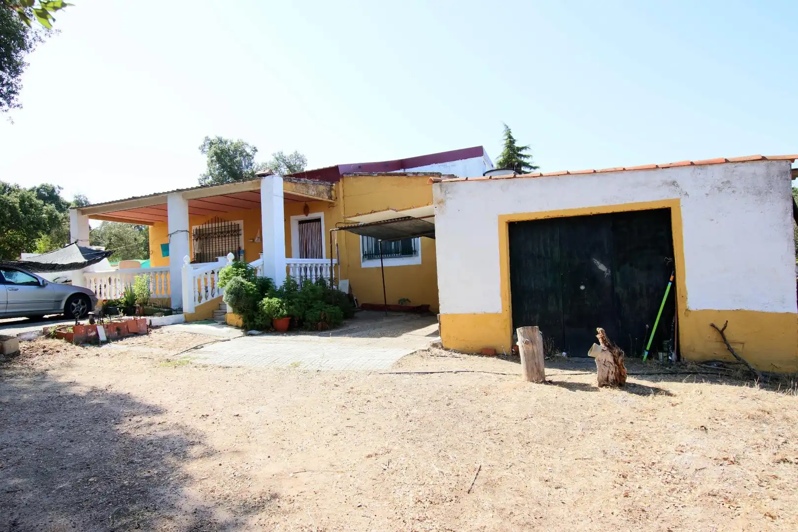 Vista exterior de Finca rústica en venda en Badajoz amb Traster i Piscina