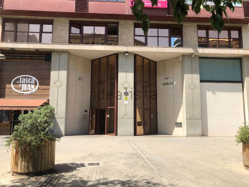Exterior view of Garage for sale in  Valencia Capital  with Alarm