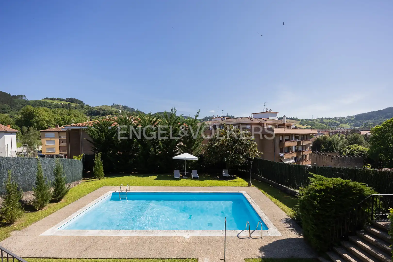 Piscina de Casa o xalet en venda en Zaldibar amb Calefacció, Jardí privat i Terrassa