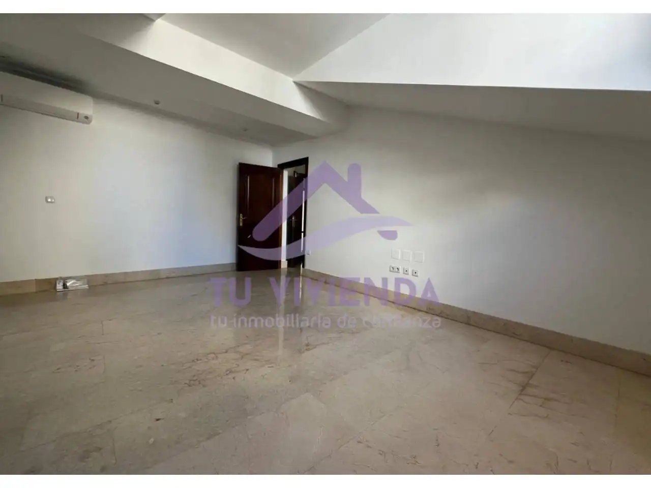 Office space with lift to rent in Calle Santiago 7, imagen 8