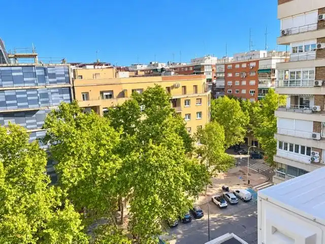 Vista exterior de Piso en venta en  Madrid Capital con Aire acondicionado y Balcón
