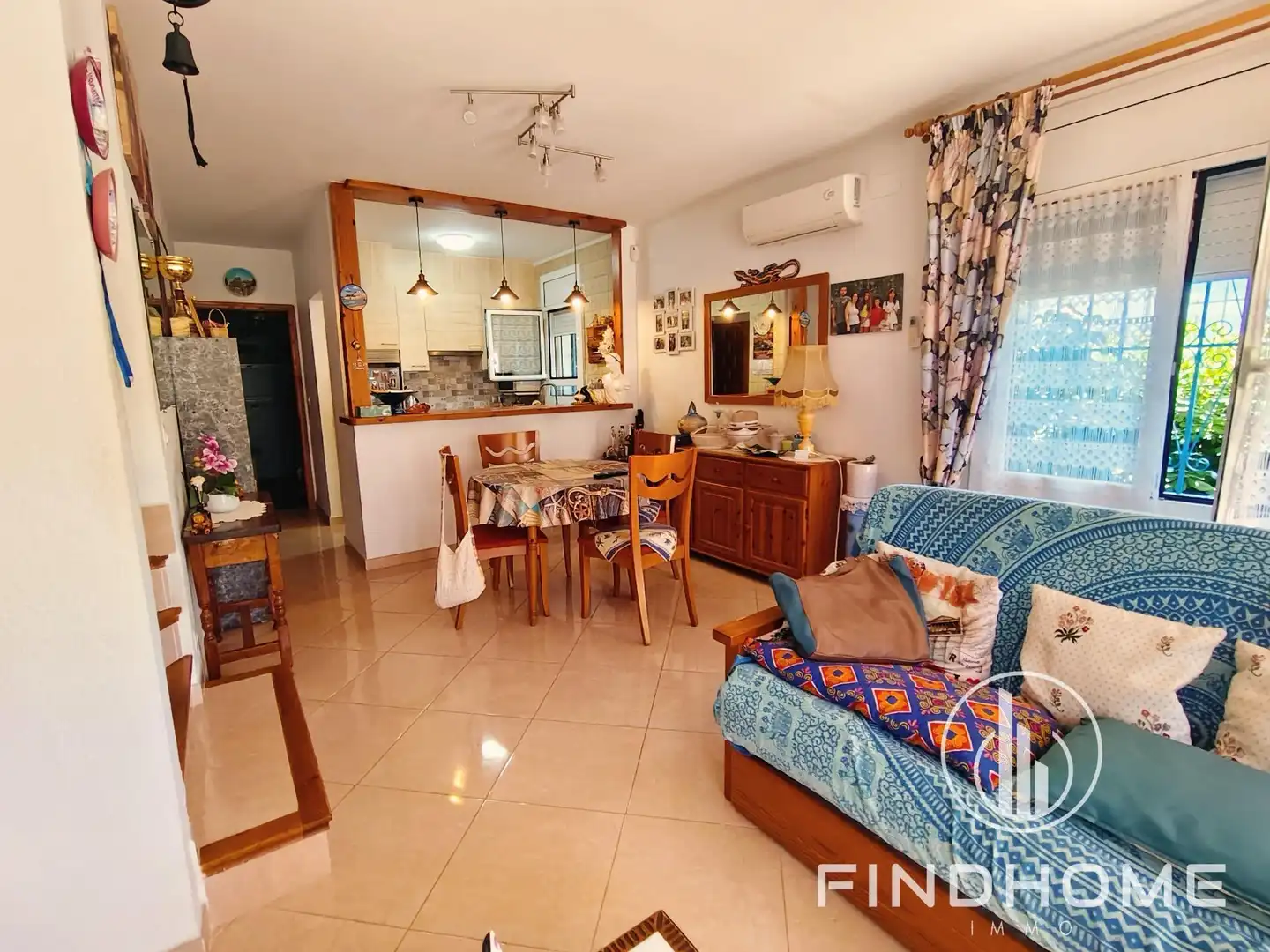 Sala d'estar de Casa adosada en venda en Empuriabrava amb Calefacció, Terrassa i Traster