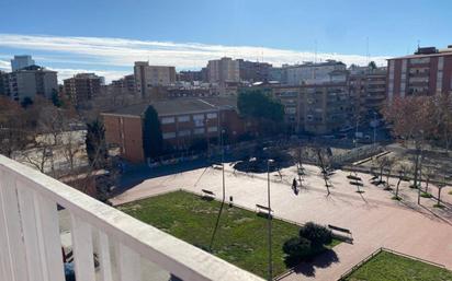 Vista exterior de Pis en venda en Sabadell amb Calefacció i Balcó