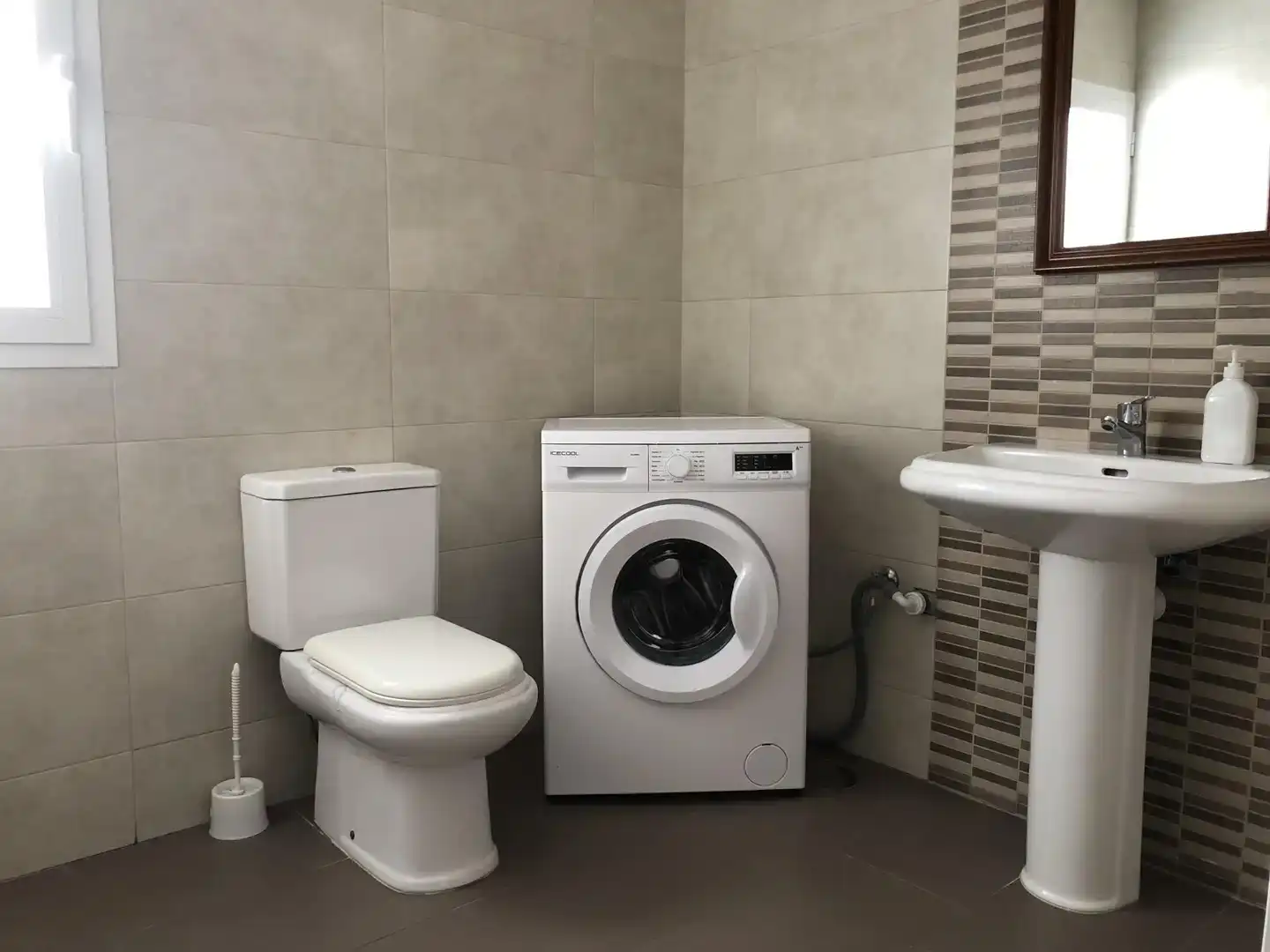 Baño de Piso en venta en Antequera con Aire acondicionado, Trastero y Amueblado