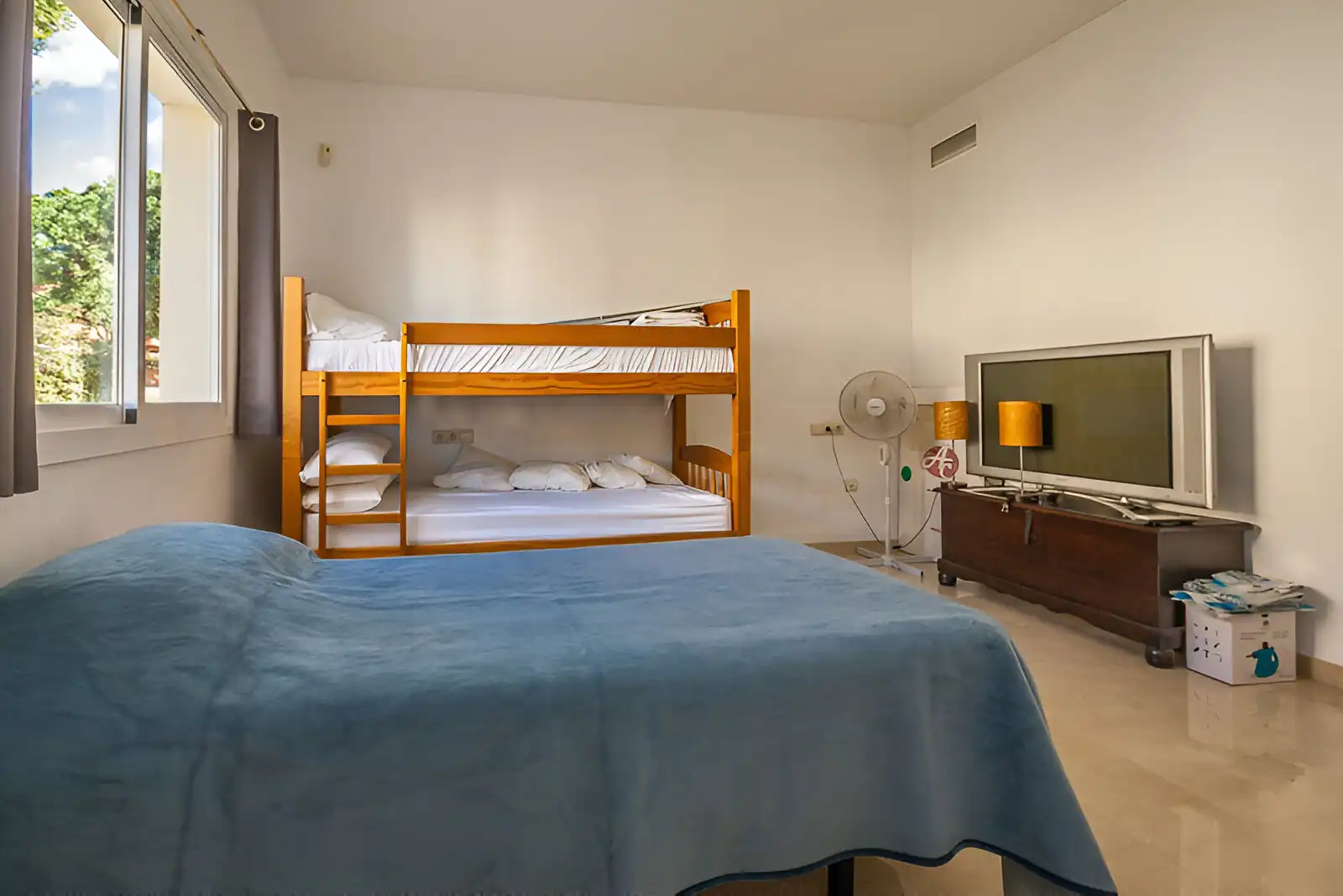Dormitori de Apartament en venda en Marbella amb Aire condicionat i Terrassa