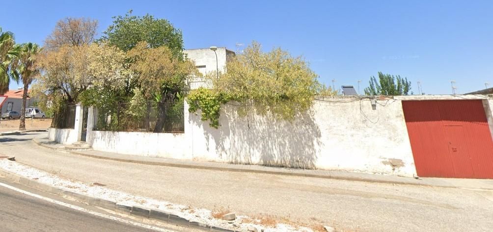 Vista exterior de Casa o xalet en venda en La Albuera amb Calefacció, Terrassa i Traster