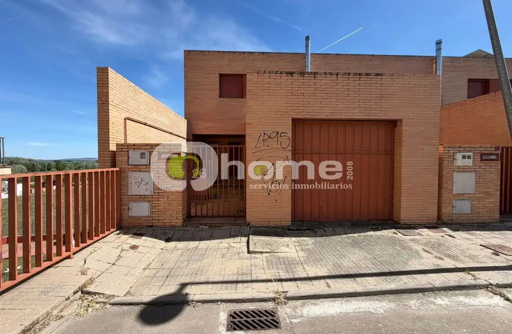 Exterior view of Single-family semi-detached for sale in Zamora Capital   with Heating, Private garden and Terrace