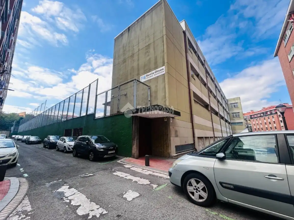 Parking de Piso en venta en Bilbao  con Parquet