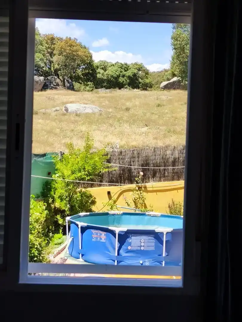 Piscina de Casa adosada en venta en Navaluenga, Ávila