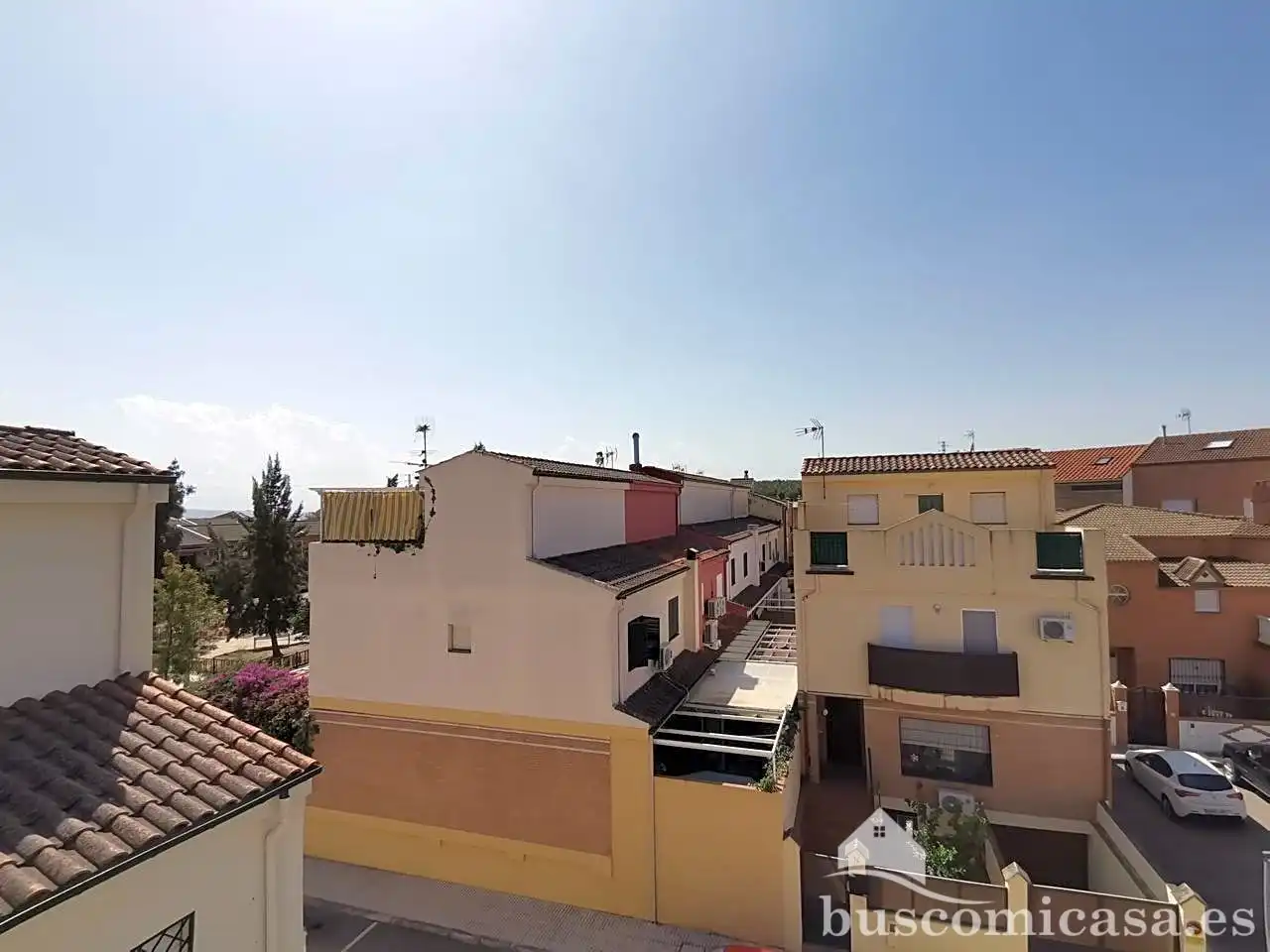 Vista exterior de Casa o xalet en venda en Linares amb Terrassa i Balcó