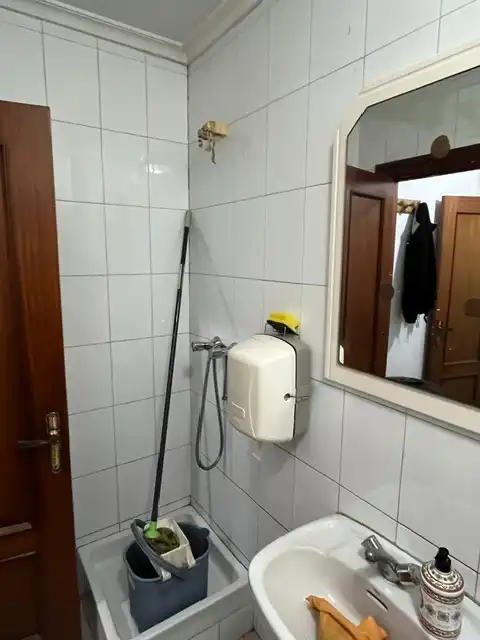 Badezimmer von Fabrikhallen zur Miete in Santa Cruz de Bezana mit Alarm
