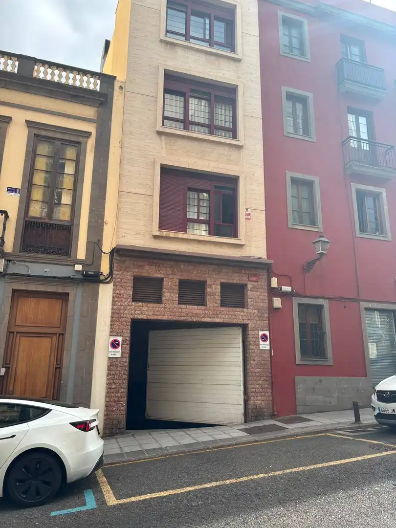 Exterior view of Garage for sale in Centro