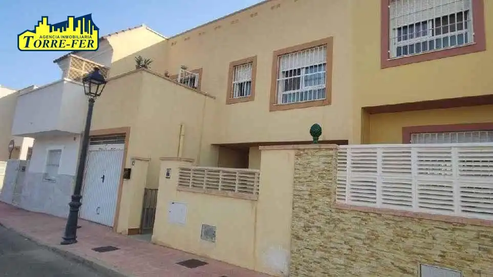 Casa adosada en venda a Calle Puerto de Santa María, Huércal de Almería