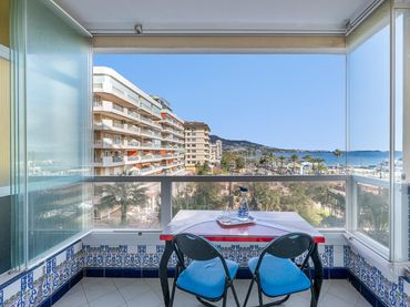 Apartament amb balcó en venda a Calle LAMO ESPINOSA 10