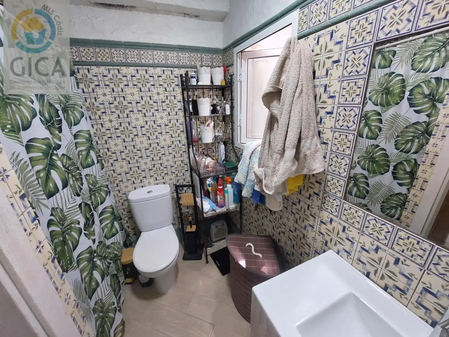 Bany de Casa o xalet en venda en Algeciras amb Terrassa