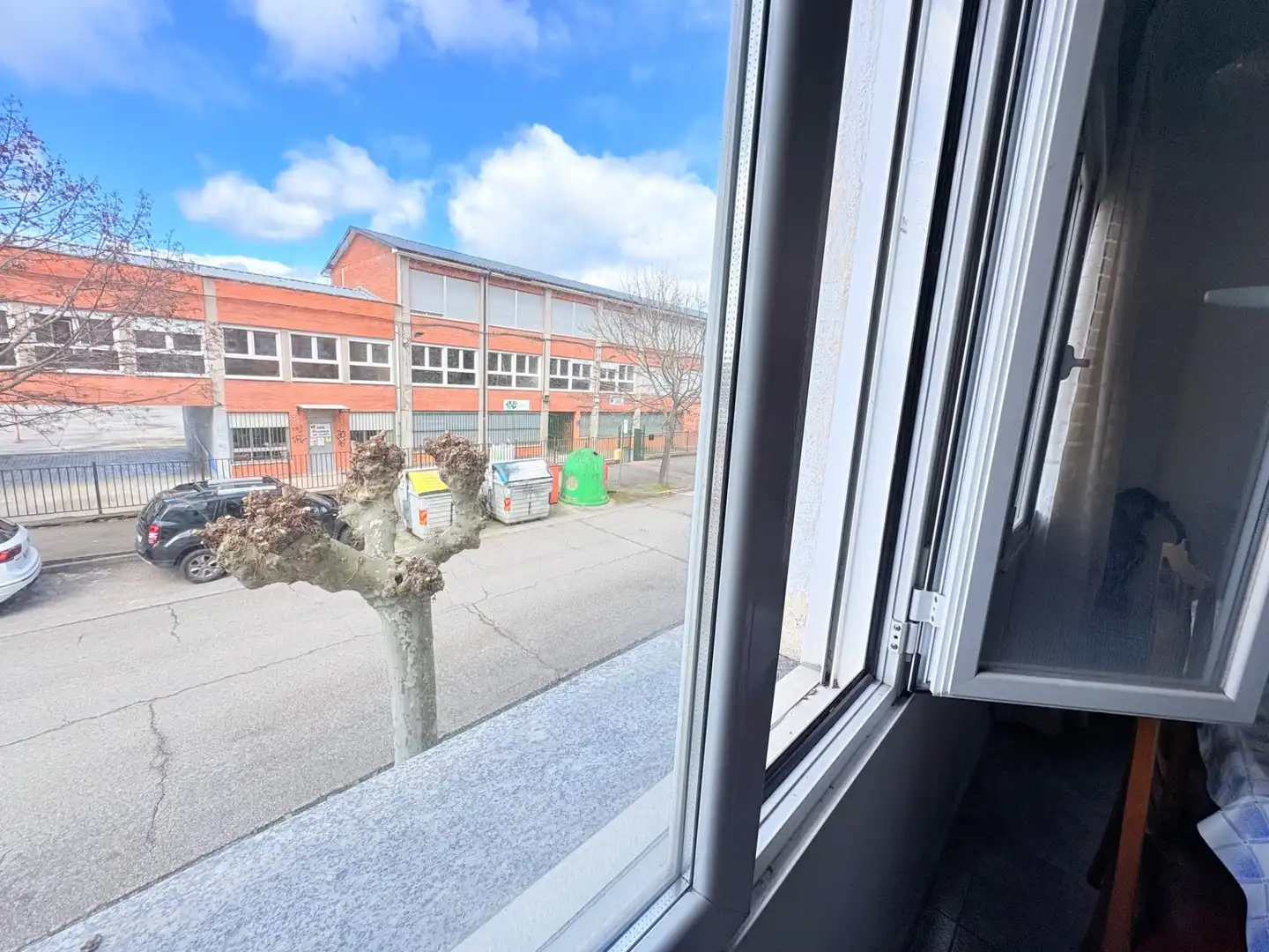 Vista exterior de Edificio en venta en Ponferrada