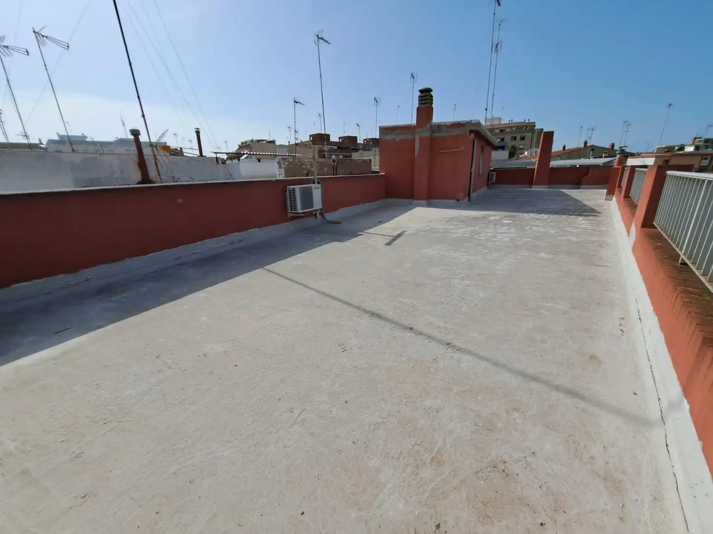 Vista exterior de Casa o chalet en venta en Alzira con Aire acondicionado y Terraza