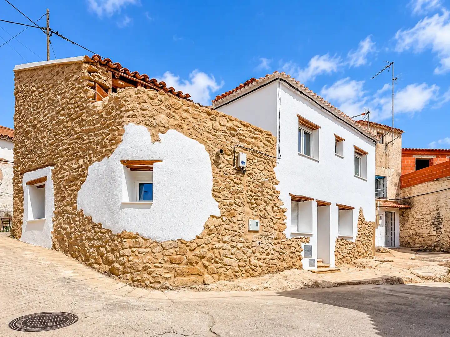 House for sale in Elche de la Sierra
