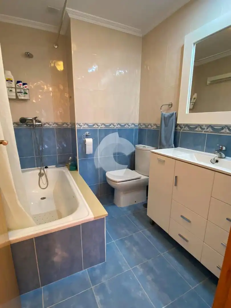Bany de Apartament en venda en Sanxenxo amb Calefacció, Traster i Piscina