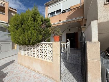 Bungalow con piscina en venta en Playa de los Locos