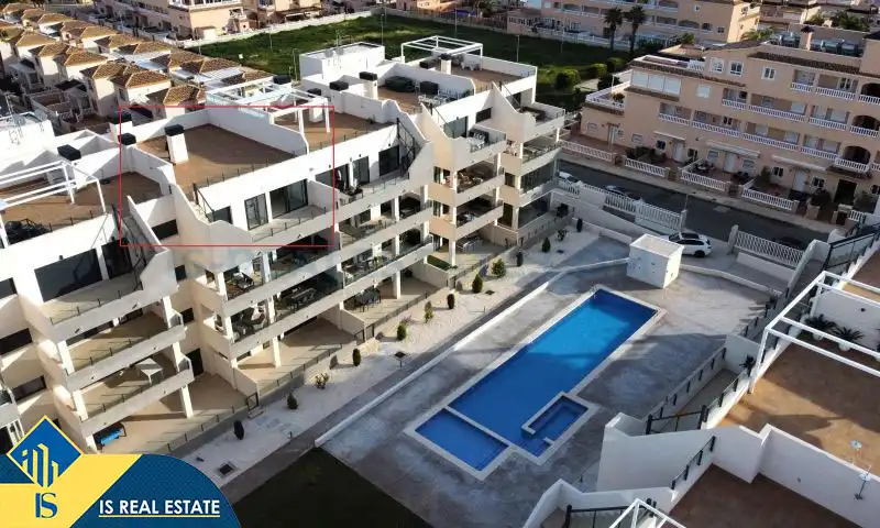 Apartamento con piscina en venta en Orihuela Costa