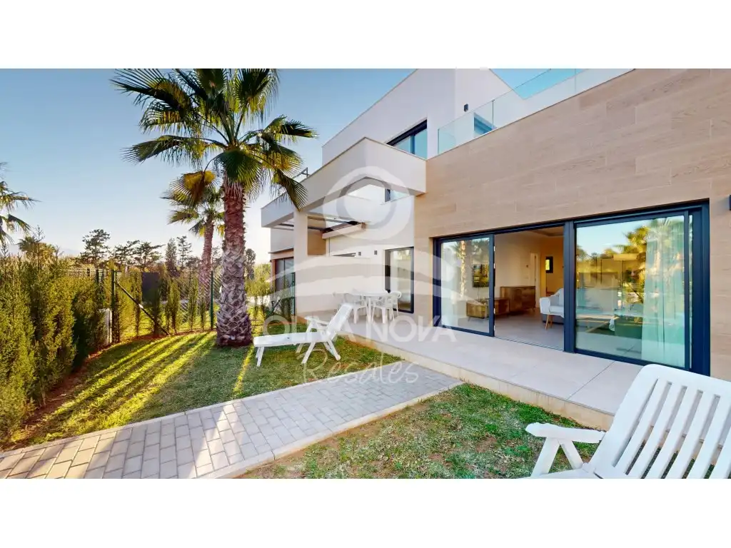 Detached homes for sale in Calle Degas, Oliva Nova