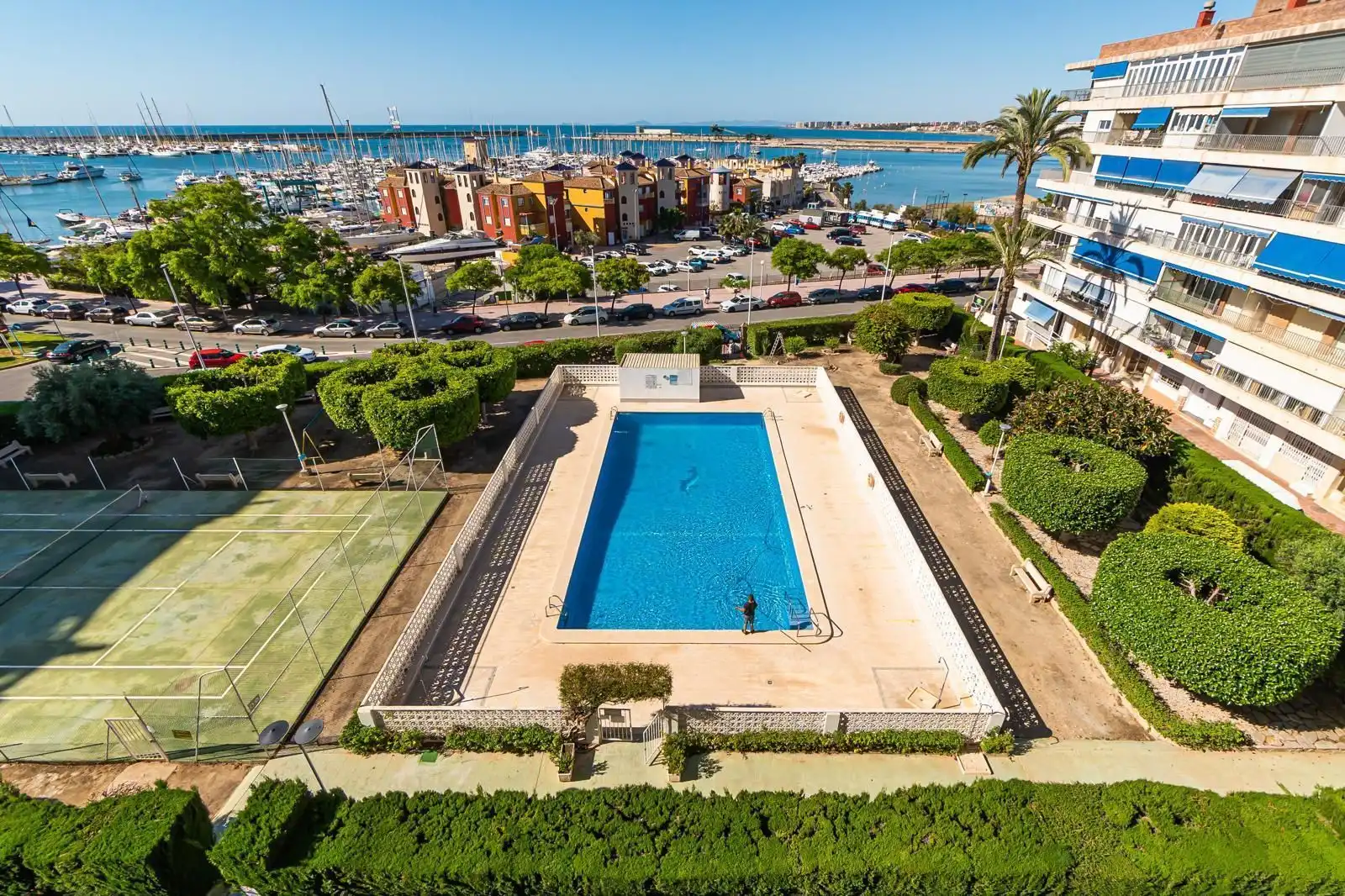 Piscina de Apartamento de alquiler en Torrevieja con Aire acondicionado, Calefacción y Terraza