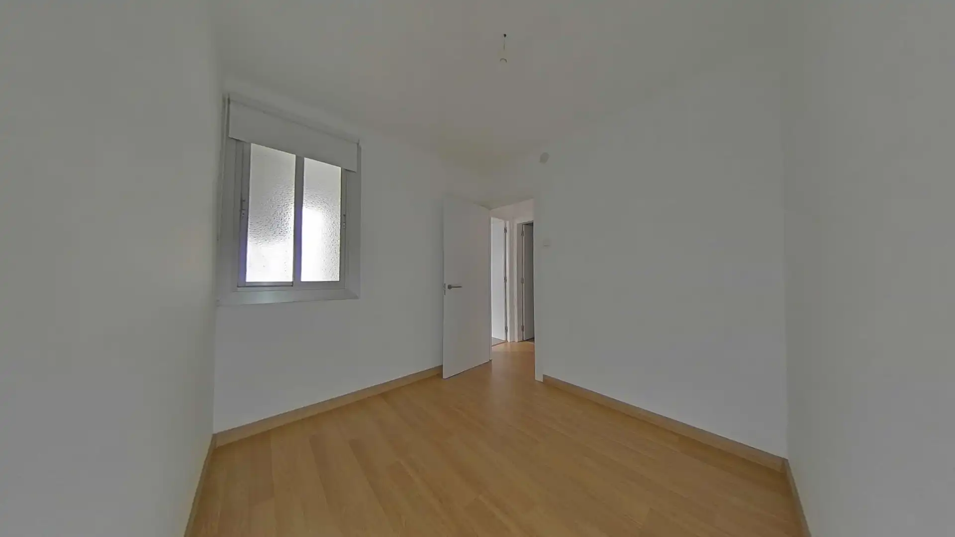 Habitación de Piso en venta en Santa Coloma de Gramenet con Parquet
