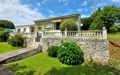 Jardí de Casa o xalet en venda en Alfoz de Lloredo amb Terrassa