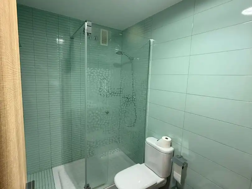 Badezimmer von Wohnung zur Miete in Alcantarilla mit Klimaanlage, Abstellraum und Möbliert