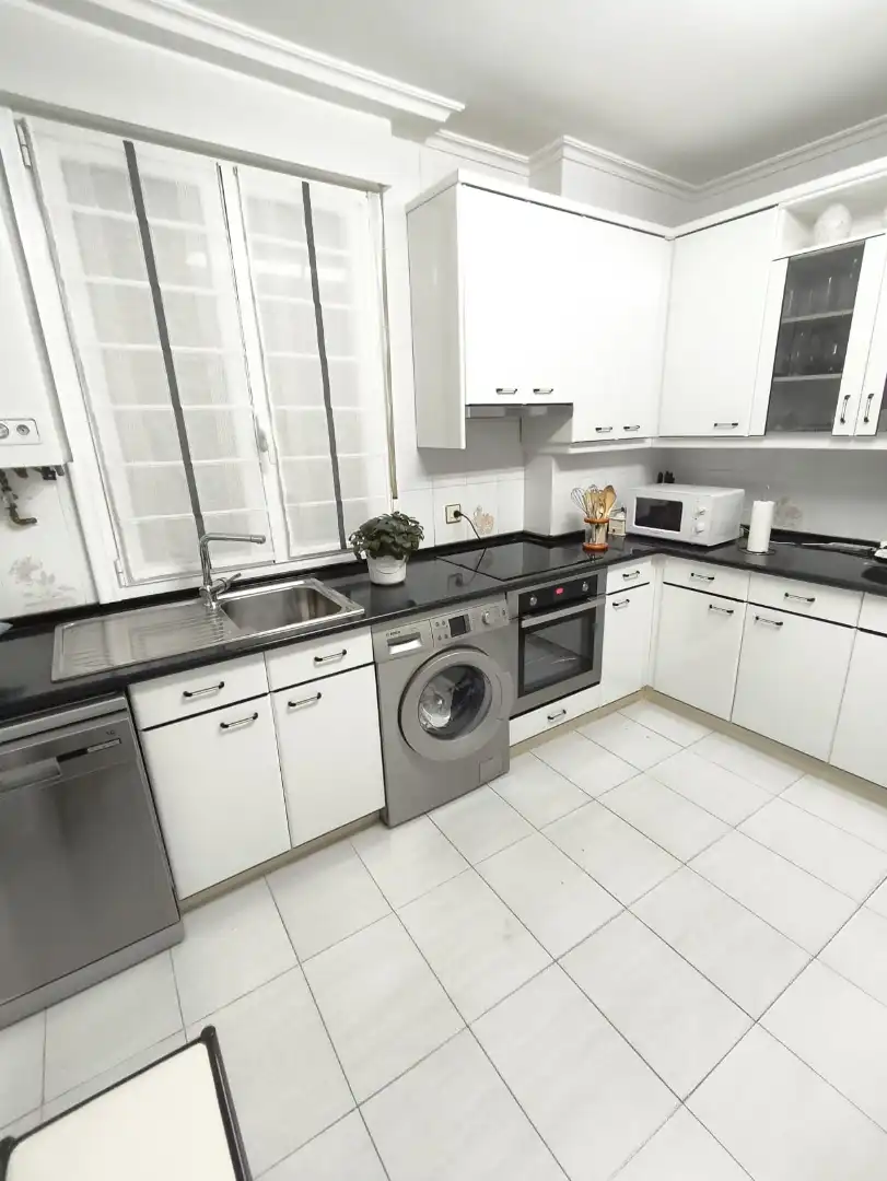 Cocina de Piso en venta en Barakaldo  con Calefacción, Amueblado y Balcón